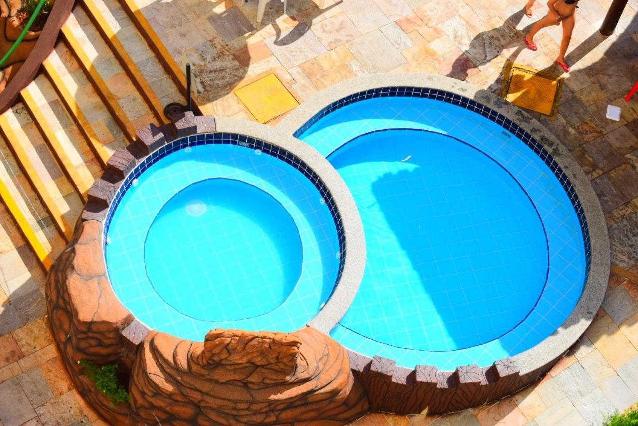 LINDO FLAT com PARQUE AQUÁTICO PERTO DO CENTRO DE CALDAS NOVAS! Esterno foto